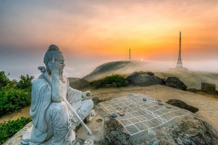 Ban Co Peak: A scenic viewpoint to admire the majestic nature of Da Nang